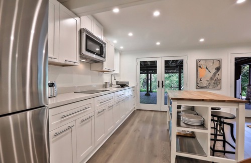 Portola Valley House | Bright, Modern 5b/4ba Portola Valley Home