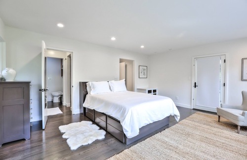Portola Valley House | Bright, Modern 5b/4ba Portola Valley Home