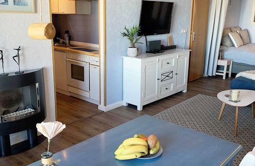 Steinwarder Apartment | Bright, modern and well-kept vacation apartment with a view of the Baltic Sea
