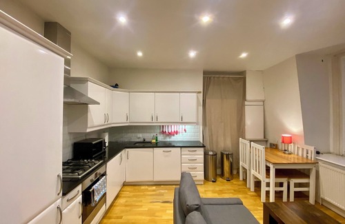 Coldharbour Apartment | Bright, Modern and Spacious Flat in Brixton w/easy access to Central London