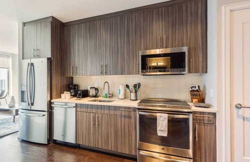 Seaport District Apartment | Bright & Modern Apt Downtown Seaport