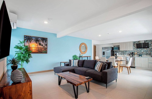 Barrio Los Villalobos Apartment | Bright & Modern Condo in Jacó – Steps from the Beach