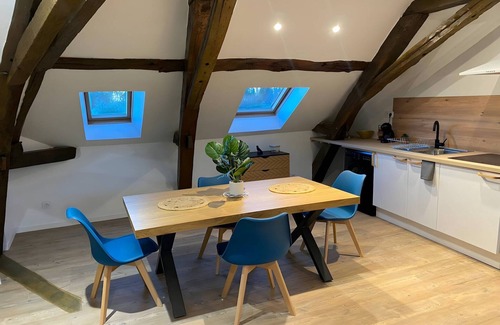 Ecommoy Apartment | Bright & Modern Escape in Ecommoy