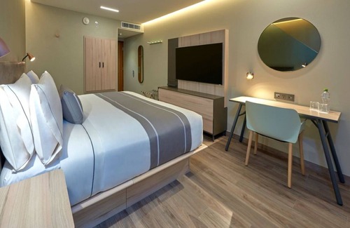 Providencia Hotel | Bright & Modern Hotel Room in Guadalajara – Perfect Central Location