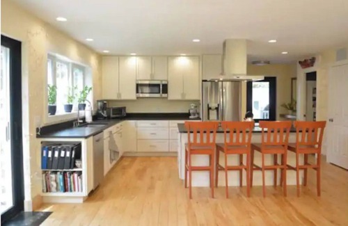 South Burlington House | Bright, modern, 4-bedroom south-end home perfect for friends and family
