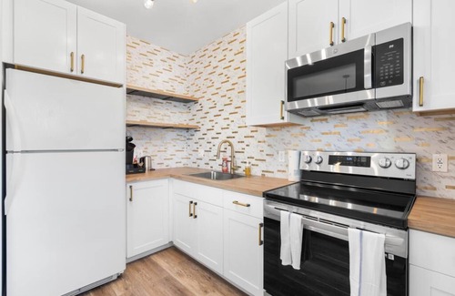 Downtown Apartment | Bright Modern One BR Apartment in SFO