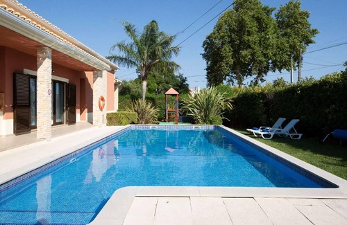 Messines de Baixo Villa | Bright modern villa with large pool