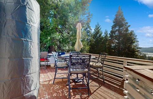 Cedar Glen House | Bright Moon