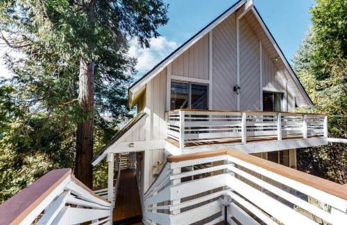 Cedar Glen House | Bright Moon