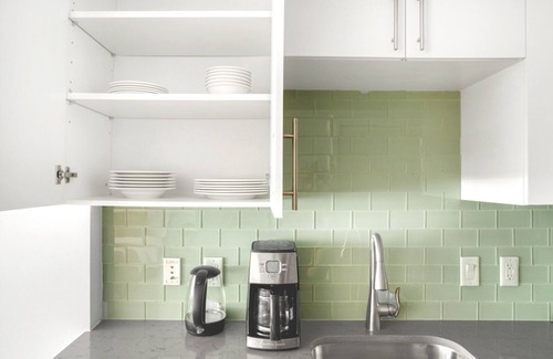 Mount Vernon Triangle Apartment | Bright Mount Vernon Studio w/Pool, W/D & Gym, near Metro, by Blueground