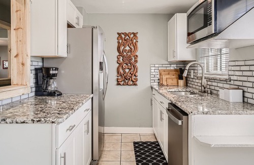 Arvada Plaza Area House | Bright, Newly Remodeled, 4 Bed/2 Bath Arvada Home