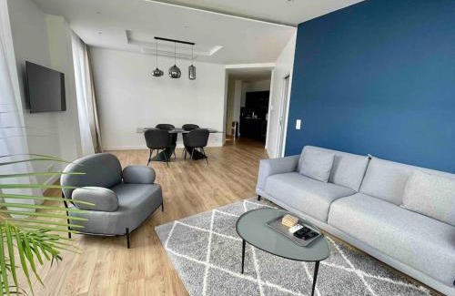 Quartier du Mail Apartment | Bright newly renovated apt with AC