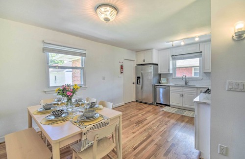 Bayview House | Bright Norfolk Home < Half Mi Stroll to Beach