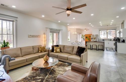 Anderson House | Bright Oasis on Lake Hartwell w/Boat Dock!