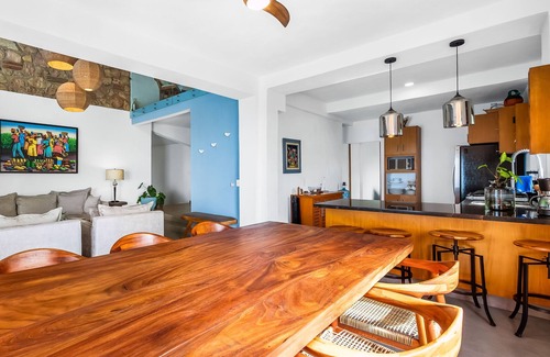 Conchas Chinas Condo | Bright ocean-view 2-story condo near beach with pool, balcony & full kitchen