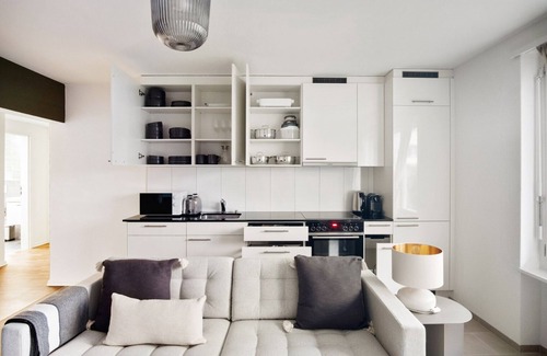 Oerlikon Apartment | Bright Oerlikon 2.5 Room w/Storage, 1min to Train Station, by Blueground