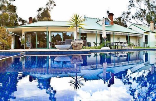 Moama House | Bright on the Murray
