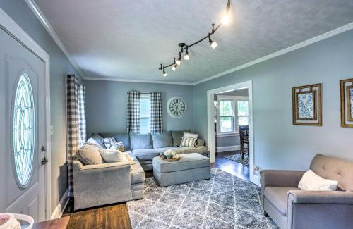 Parma House | Bright Parma Home with Outdoor Space Less Than 10 Mi to Dtwn