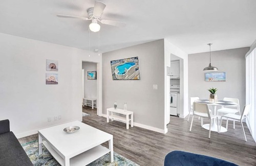 Pompano Beach Condo | Bright Pompano Beach Aparthotel: Poolside Bliss Just Steps from the Shore!