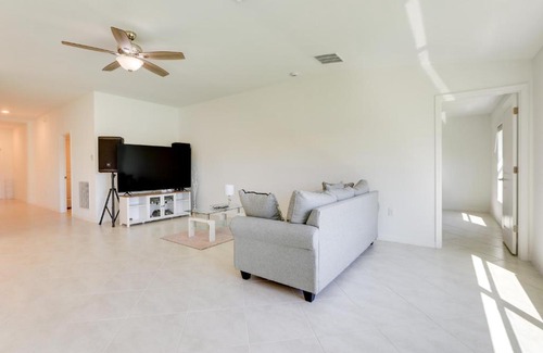 Port Charlotte - Charlotte Harbor House | Bright Port Charlotte Home - 2 Mi to Beach!