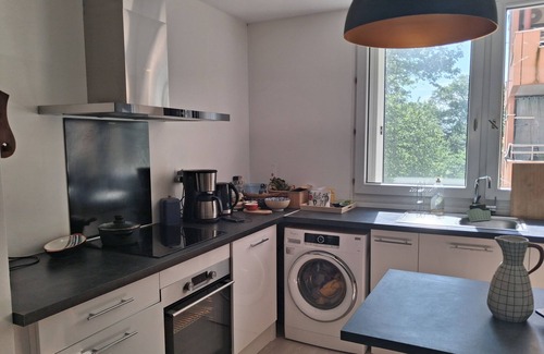 Pont des Demoiselles-Montaudran-La Terrasse Apartment | Bright, quiet apartment close to public transport direct to town center