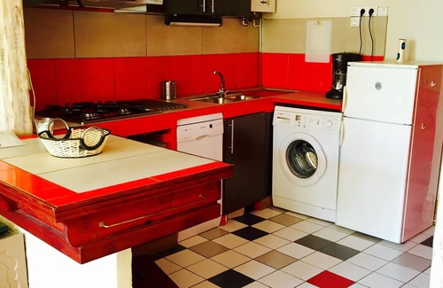 Hotel de Ville Apartment | Bright, quiet gîte, 7-minute walk from RER A station, close to Paris 2, 4 or 5-person family.