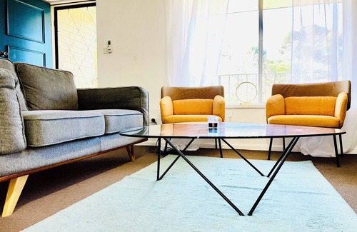 Westbourne Park Apartment | Bright Retreat in Westbourne Park