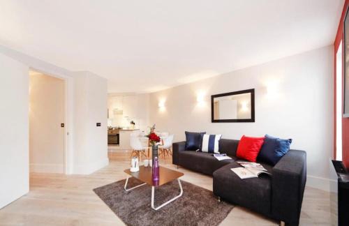 Pimlico Apartment | Bright Spacious 1 Bed in SW1P near Big Ben - 4ppl