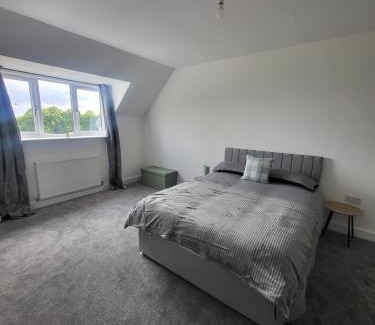 Rotherham House | Bright & Spacious 3-Bed Rotherham Home Ideal for Families or Contractors