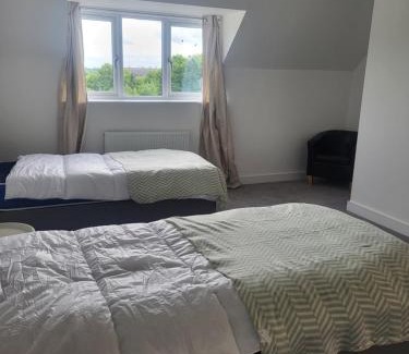 Rotherham House | Bright & Spacious 3-Bed Rotherham Home Ideal for Families or Contractors