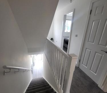 Rotherham House | Bright & Spacious 3-Bed Rotherham Home Ideal for Families or Contractors