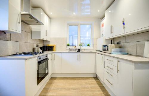 Newcastle-upon-Tyne House | Bright & Spacious 3 Bedroom Home in Newcastle