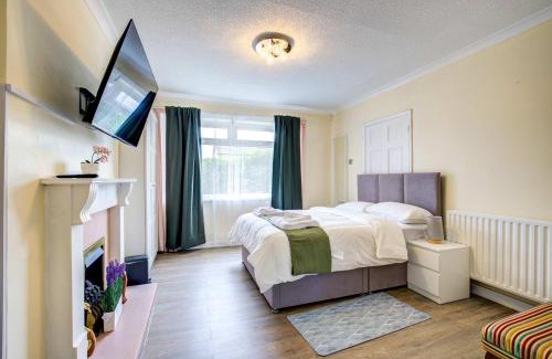Newcastle-upon-Tyne House | Bright & Spacious 3 Bedroom Home in Newcastle