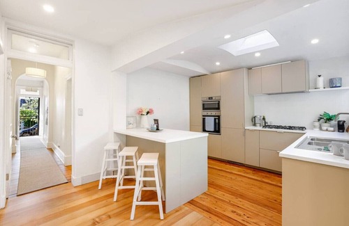 McMahons Point House | Bright & Spacious Home in McMahons Point