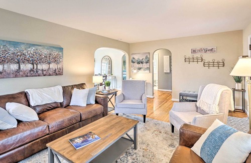 Anderson Township House | Bright & Spacious Cincinnati Retreat w/ Hot Tub!