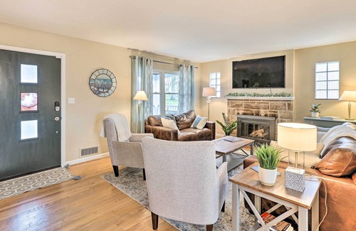 Anderson Township House | Bright & Spacious Cincinnati Retreat w/ Hot Tub!