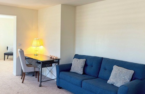 Mira Loma House | Bright Spacious Family Home near SilverLakes