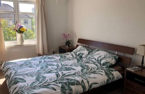 Arbury Apartment | Bright & spacious first floor apartment Cambridge