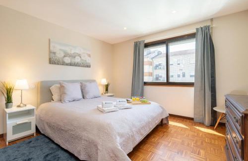 Ramalde Apartment | Bright & Spacious Flat by Host Wise