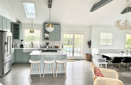 Clearwater Beach House | Bright & Spacious Springs East Hampton Beach Retreat with Private Beach Access