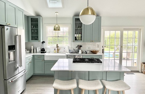 Clearwater Beach House | Bright & Spacious Springs East Hampton Beach Retreat with Private Beach Access
