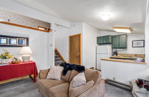Bear Valley Apartment | Bright, Spacious Studio! - Creekside #119