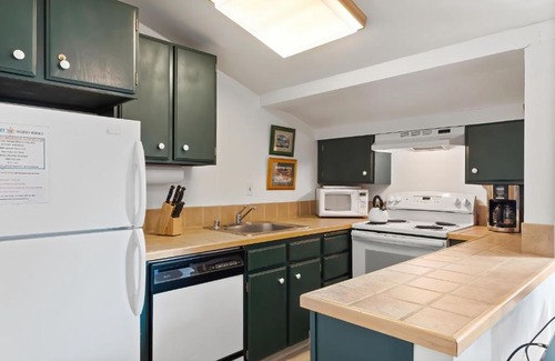 Bear Valley Apartment | Bright, Spacious Studio! - Creekside #119