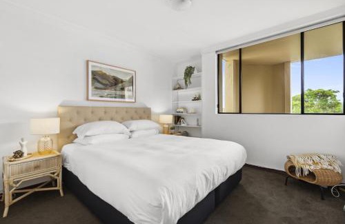 Surry Hills Apartment | Bright & Spacious Surry Hills Apartment