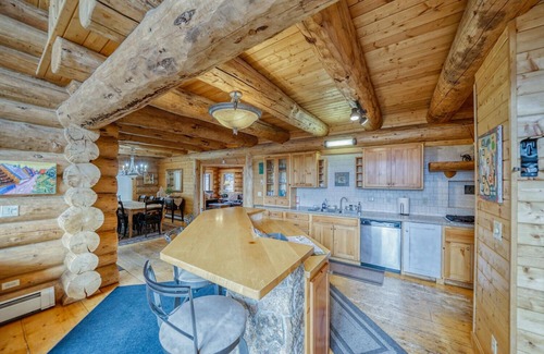 Salida Cabin | Bright Star Ranch-Beautiful, Spacious home with Hot Tub! Dog Friendly
