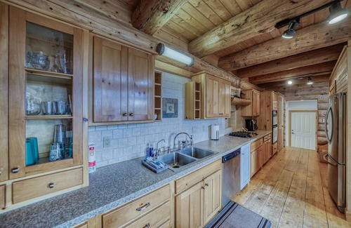 Salida Cabin | Bright Star Ranch-Beautiful, Spacious home with Hot Tub! Dog Friendly