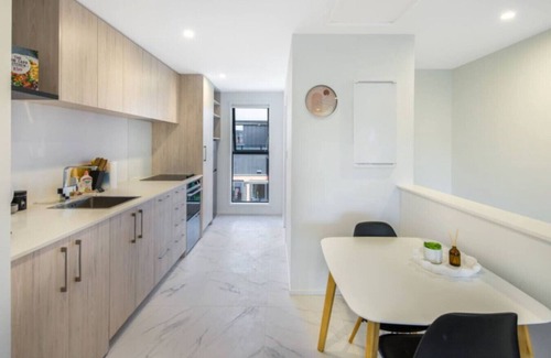 Lower Hutt House | Bright Studio Apartment on Macky Street