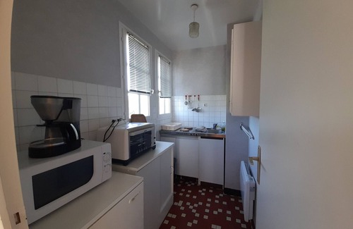 La Roche-Posay Apartment | Bright studio downtown with balcony