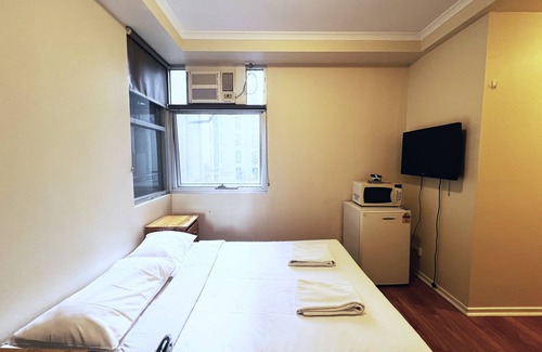 Carlton South Apartment | Bright Studio in Melbourne CBD | Walk to Shops & Markets