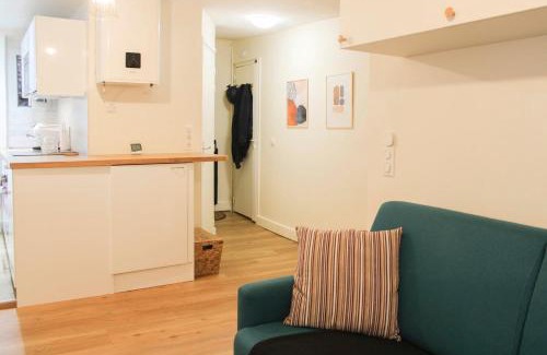 19th Arrondissement Apartment | bright studio with balcony quiet location